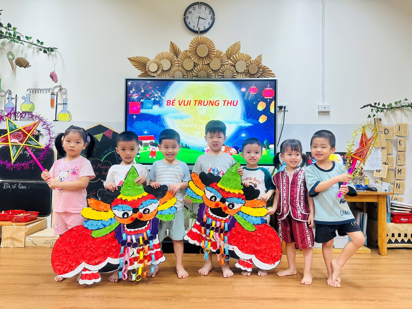 D:\3. NĂM HỌC 2025- 2026\VĂN BẢN\BÀI ĐĂNG WEB\Ảnh các tháng\Tháng 9\Làm lân sư tử\Con Zai Yêu 🥰 [17-09-2025 13_02]\08aee6473b0db153e81c22.jpg