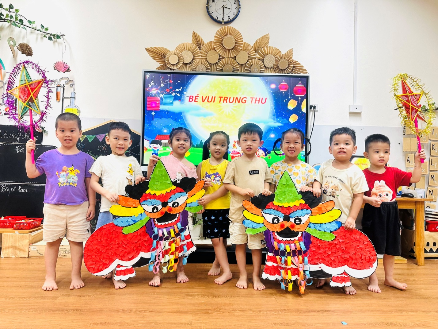 D:\3. NĂM HỌC 2025- 2026\VĂN BẢN\BÀI ĐĂNG WEB\Ảnh các tháng\Tháng 9\Làm lân sư tử\Con Zai Yêu 🥰 [17-09-2025 13_02]\19864b8d95c71f9946d621.jpg