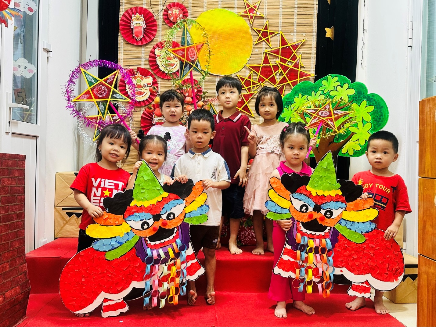 D:\3. NĂM HỌC 2025- 2026\VĂN BẢN\BÀI ĐĂNG WEB\Ảnh các tháng\Tháng 9\Làm lân sư tử\Con Zai Yêu 🥰 [17-09-2025 13_02]\fb41af1a7150fb0ea24119.jpg