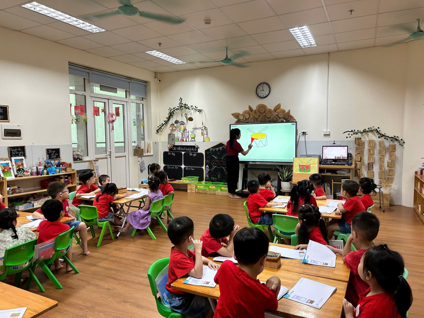 D:\3. NĂM HỌC 2025- 2026\VĂN BẢN\BÀI ĐĂNG WEB\Ảnh các tháng\Tháng 9\Tháng 9. Vẽ cái trống\deaf9961b16d3b33627c12.jpg