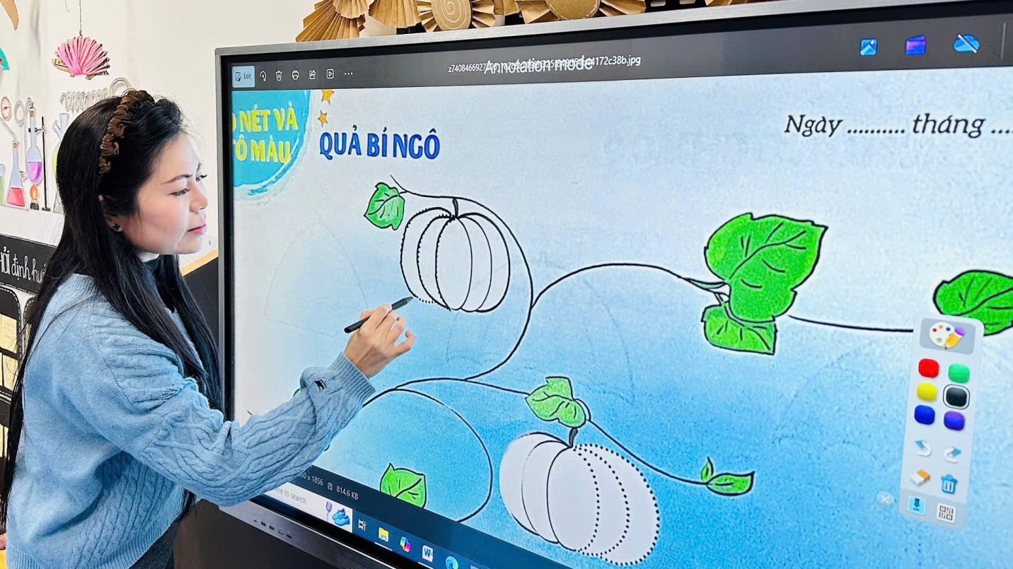 D:\3. NĂM HỌC 2025- 2026\VĂN BẢN\BÀI ĐĂNG WEB\Ảnh các tháng\Tháng 1\tô nét tô màu quả bí ngô\35164199885400229591.jpg