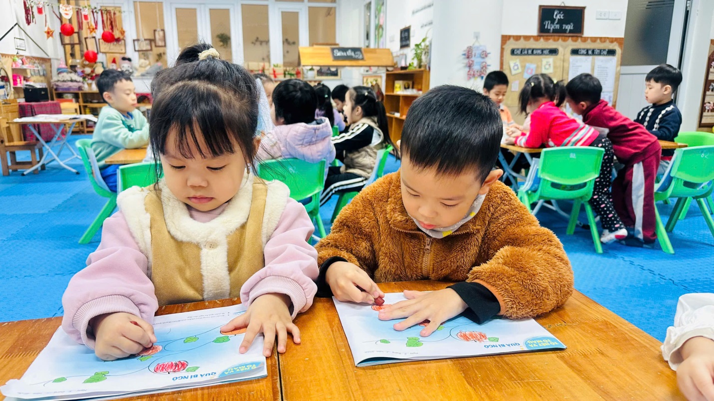 D:\3. NĂM HỌC 2025- 2026\VĂN BẢN\BÀI ĐĂNG WEB\Ảnh các tháng\Tháng 1\tô nét tô màu quả bí ngô\c7f4327591f21eac47e319.jpg