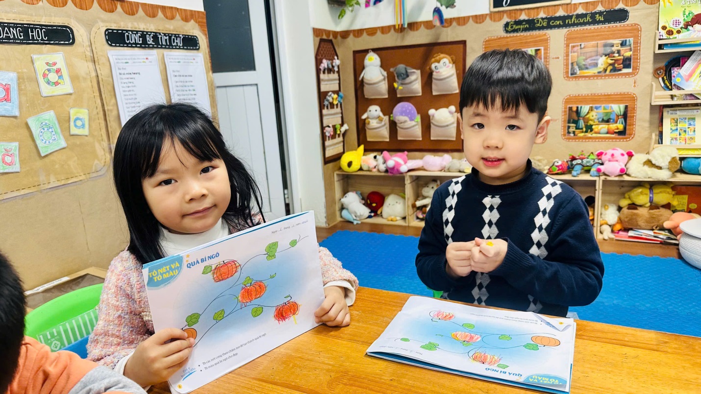 D:\3. NĂM HỌC 2025- 2026\VĂN BẢN\BÀI ĐĂNG WEB\Ảnh các tháng\Tháng 1\tô nét tô màu quả bí ngô\37535213880881920916.jpg