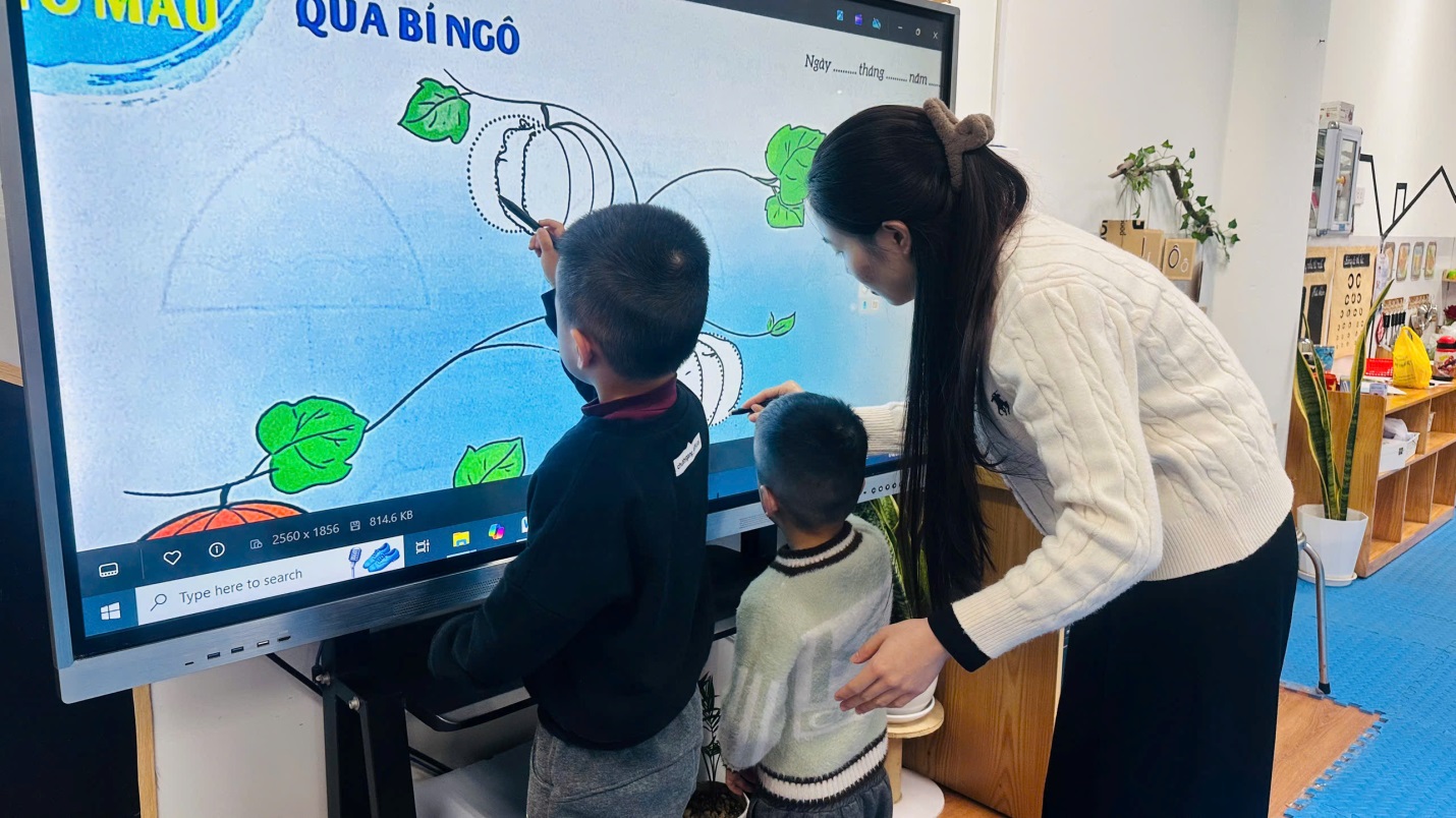 D:\3. NĂM HỌC 2025- 2026\VĂN BẢN\BÀI ĐĂNG WEB\Ảnh các tháng\Tháng 1\tô nét tô màu quả bí ngô\119603659065123724211.jpg