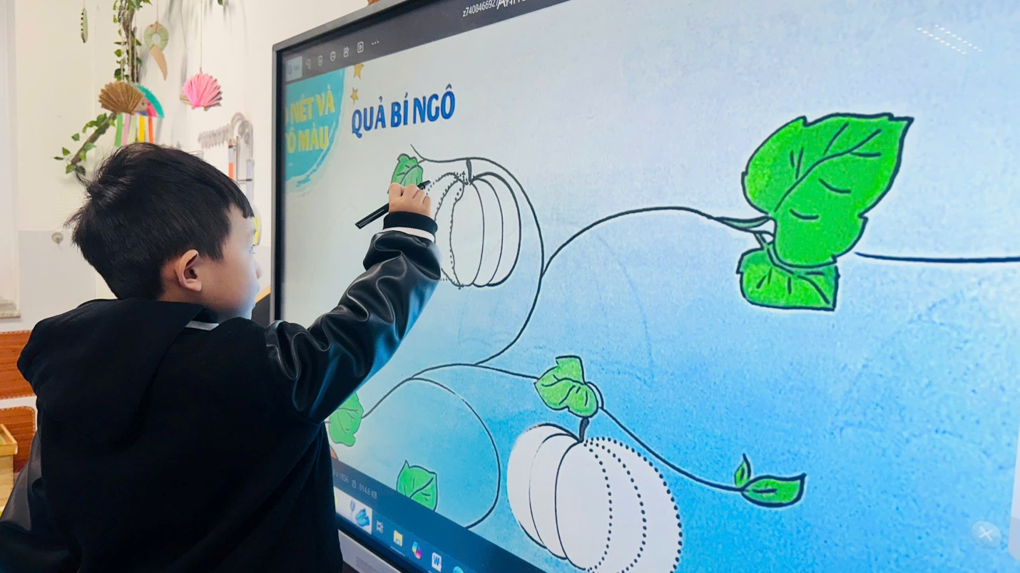 D:\3. NĂM HỌC 2025- 2026\VĂN BẢN\BÀI ĐĂNG WEB\Ảnh các tháng\Tháng 1\tô nét tô màu quả bí ngô\119603659065123724212.jpg