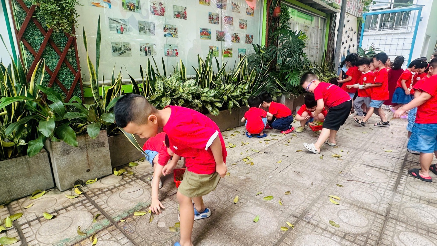 D:\3. NĂM HỌC 2025- 2026\VĂN BẢN\BÀI ĐĂNG WEB\Ảnh các tháng\Tháng 3\Hưởng ứng giờ trái đất\65081664624576835122.jpg