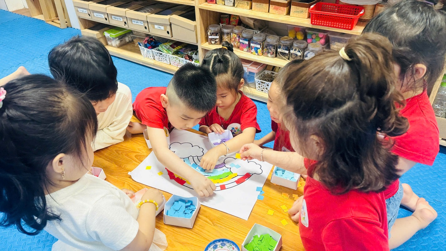 D:\3. NĂM HỌC 2025- 2026\VĂN BẢN\BÀI ĐĂNG WEB\Ảnh các tháng\Tháng 4\Khám phá cầu vồng\41794420475732932036.jpg