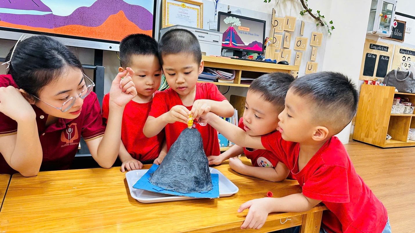 D:\3. NĂM HỌC 2025- 2026\VĂN BẢN\BÀI ĐĂNG WEB\Ảnh các tháng\Tháng 4\núi lửa phun trào\334182695683035203987.jpg