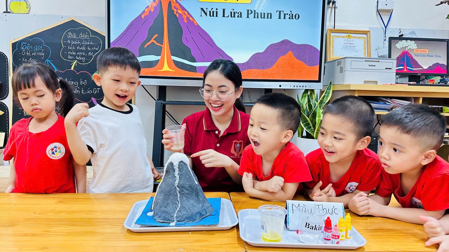 D:\3. NĂM HỌC 2025- 2026\VĂN BẢN\BÀI ĐĂNG WEB\Ảnh các tháng\Tháng 4\núi lửa phun trào\334182695683035203990.jpg