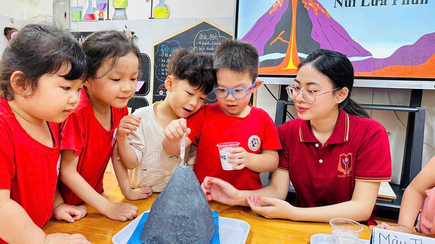D:\3. NĂM HỌC 2025- 2026\VĂN BẢN\BÀI ĐĂNG WEB\Ảnh các tháng\Tháng 4\núi lửa phun trào\213418775967326921595.jpg