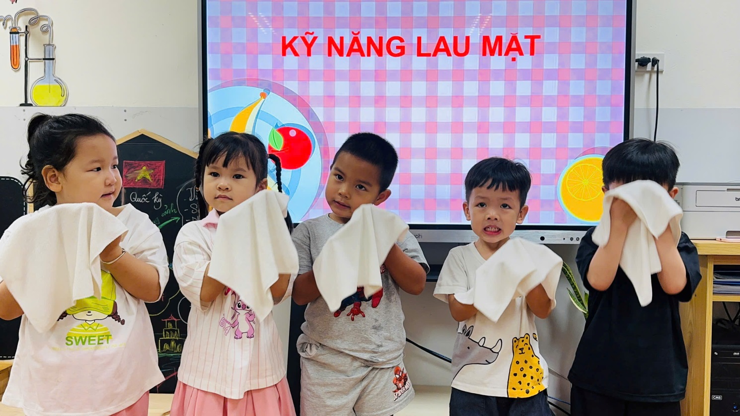 D:\4. NĂM HỌC 2026-2027\VĂN BẢN\BÀI ĐĂNG WEB\ẢNH TƯ LIỆU\THÁNG 8\HĐ rèn nếp đầu năm\Thu Thuỷ- cún S6 [11-08-2026 09_47]\2aoboqqxlxwxoqixfbbyt19v9tqywfe8zgzkpmpg26.jpg